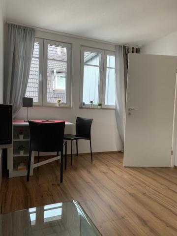 Zentrales Dachgeschossapartment In Leichligen ライヒリンゲン エクステリア 写真