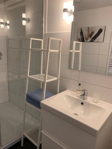 Zentrales Dachgeschossapartment In Leichligen ライヒリンゲン エクステリア 写真